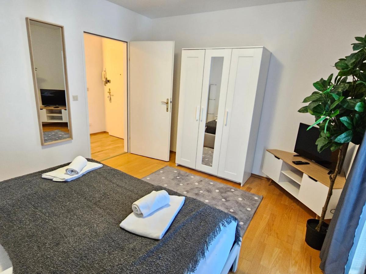 Appartamento City Oasis With Brand-New Kitchen 1Br Vienna Esterno foto